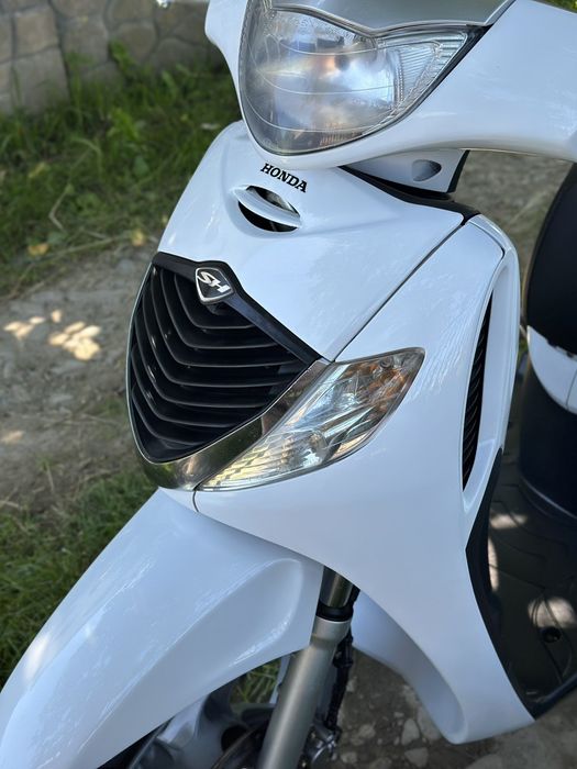 Скутер Honda sh 150