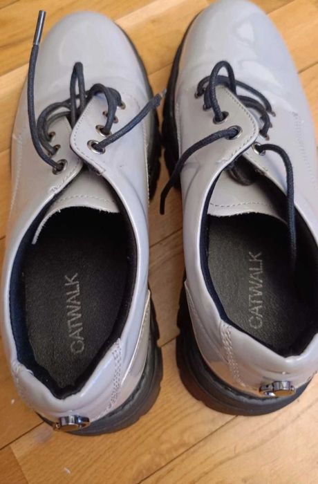 Buty damskie 38 półbuty