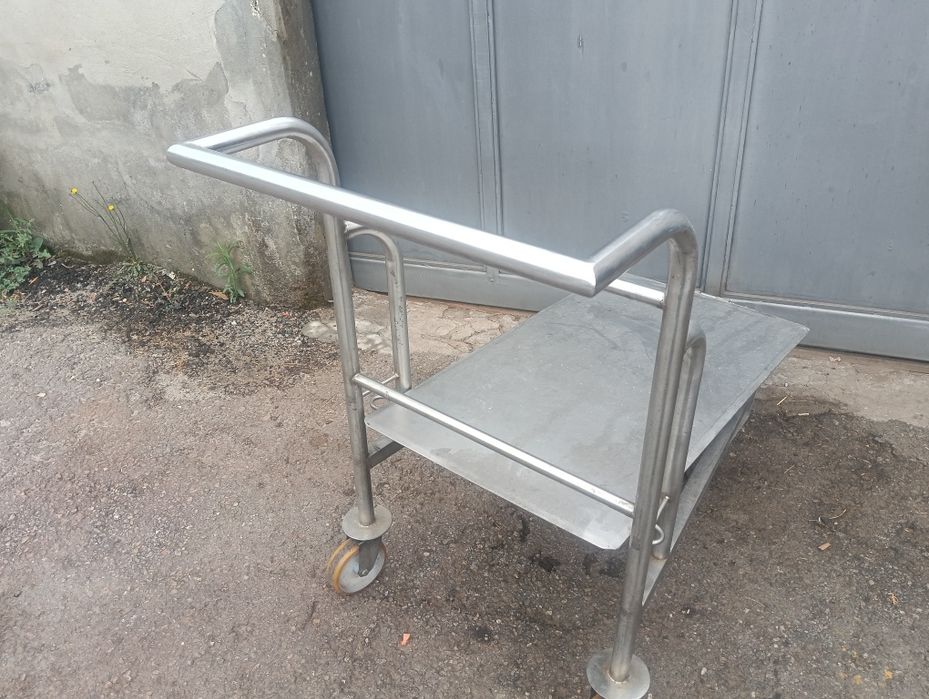 Carrinho em inox para armazém