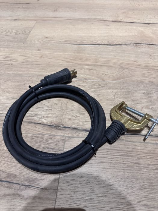 Przewod masowy do spawarki 4 metry Zacisk biegunowo-śrubowy wtyk 13 mm