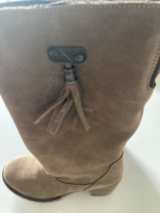 Botas cano alto tam 38 novas pele