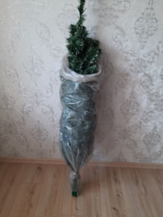 Продам новорічну ялинку