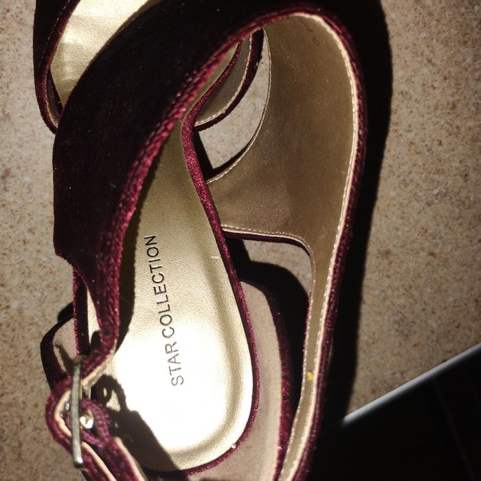 Buty na obcasie damskie