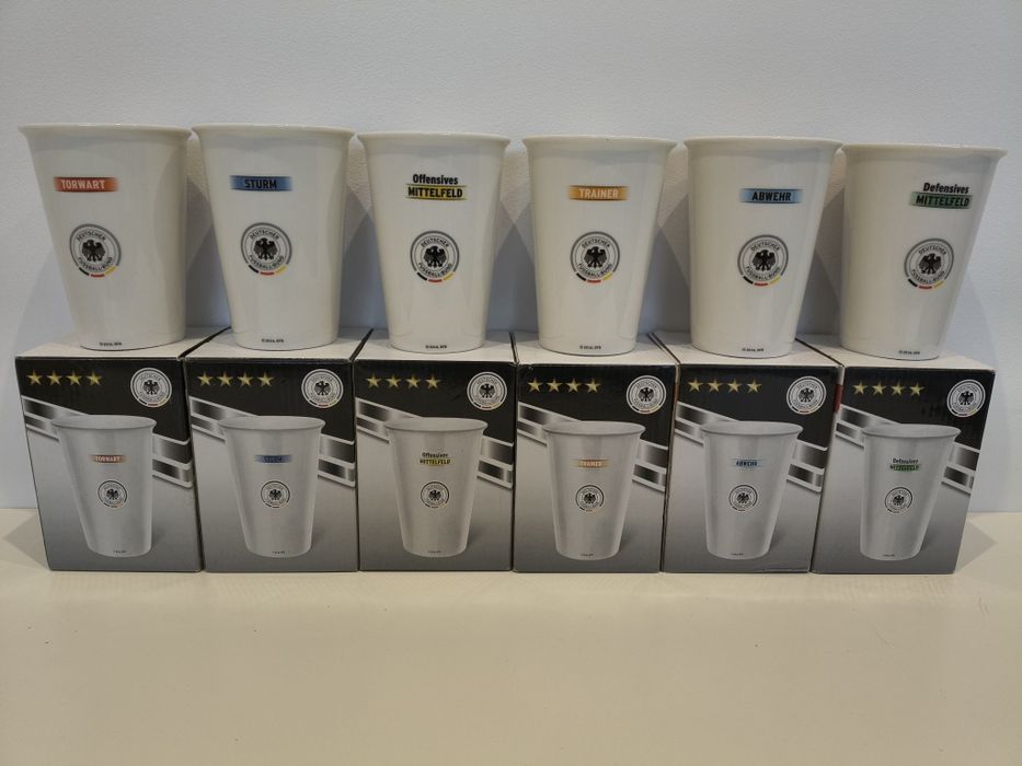 Kolekcja porcelanowych kubków Deutscher fussball