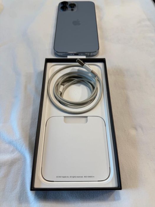 iPhone 13 Pro Max 256GB Blue + Offer of 4 Cases64354208133891121