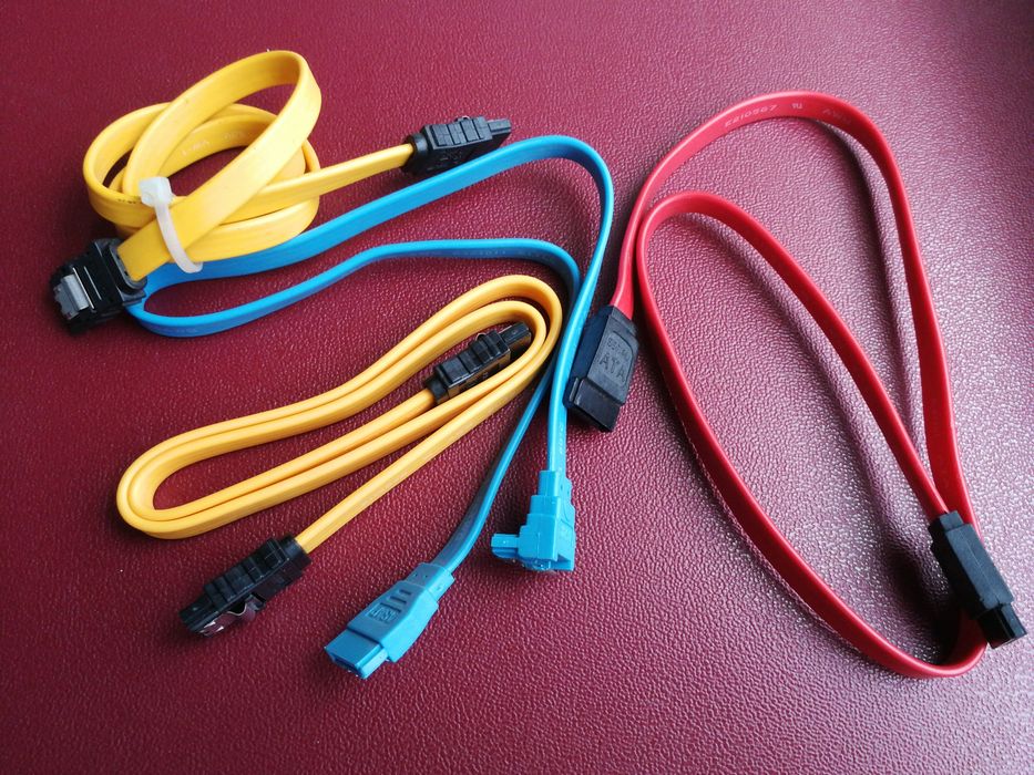 Kabel przewód SATA różne