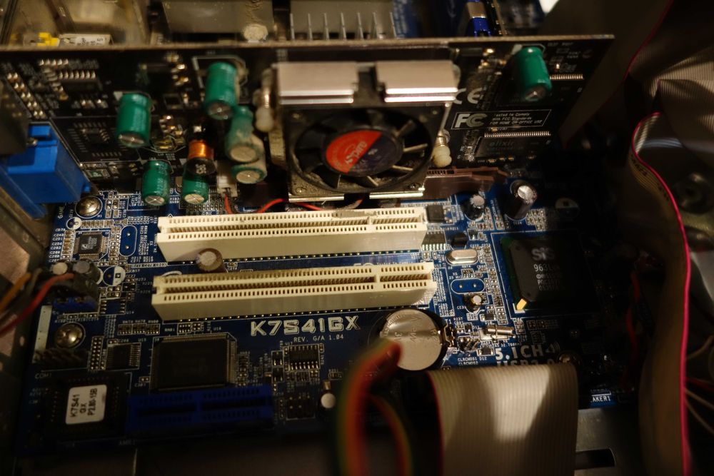 Retro PC - Asrock K7S41GX +FX5200, stacja dyskietek,