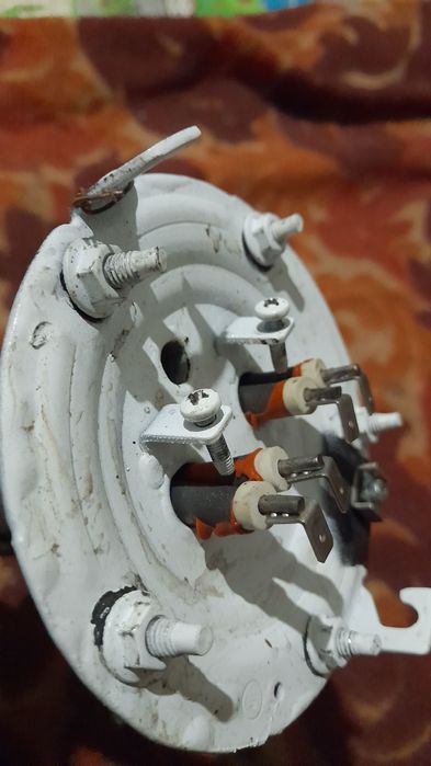 Тен сухий від бойлера Аристон