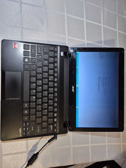 Laptop Acer Aspire V5-121