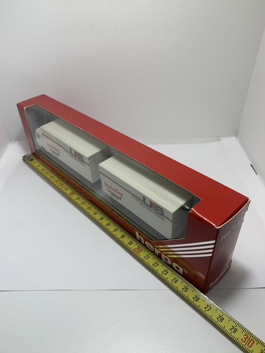 Mercedes com Reboque UTS da Herpa escala H0 1/87
