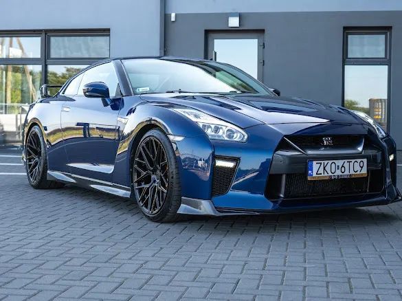 Nissan GT-R