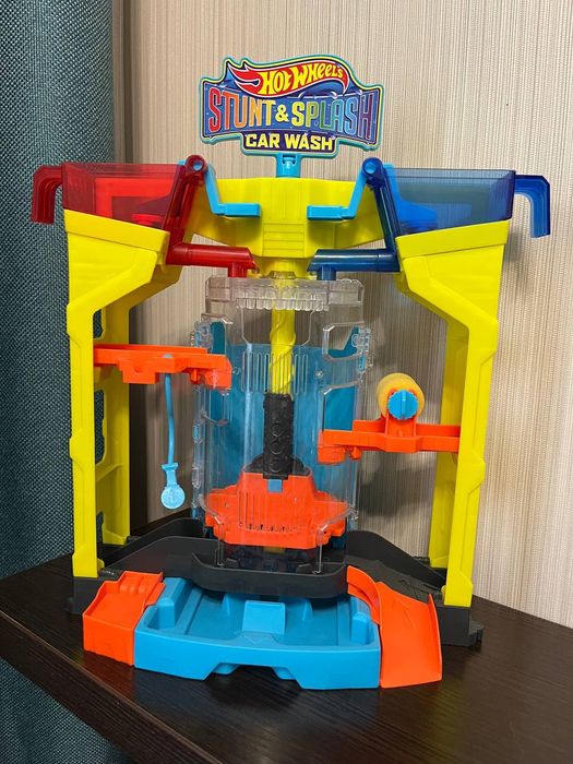 Автомойка Hot wheels хот вилс в идеальном состоянии