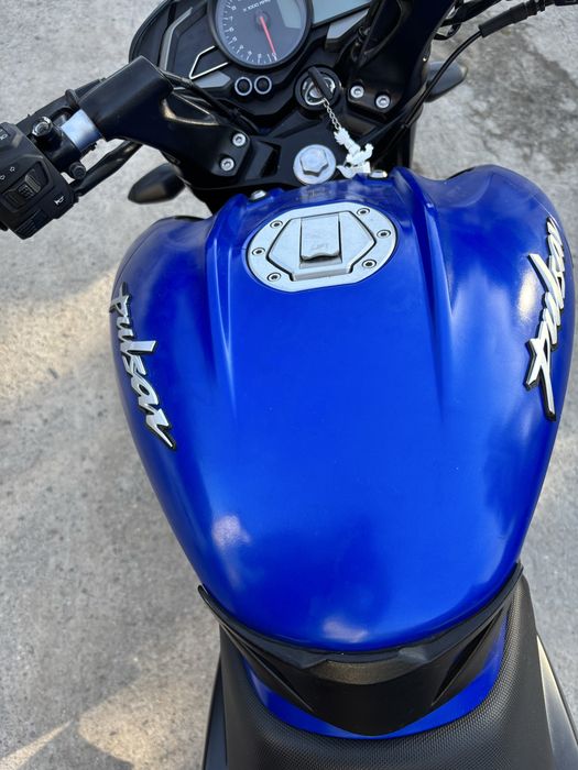 Bajaj  pulsar  ns200