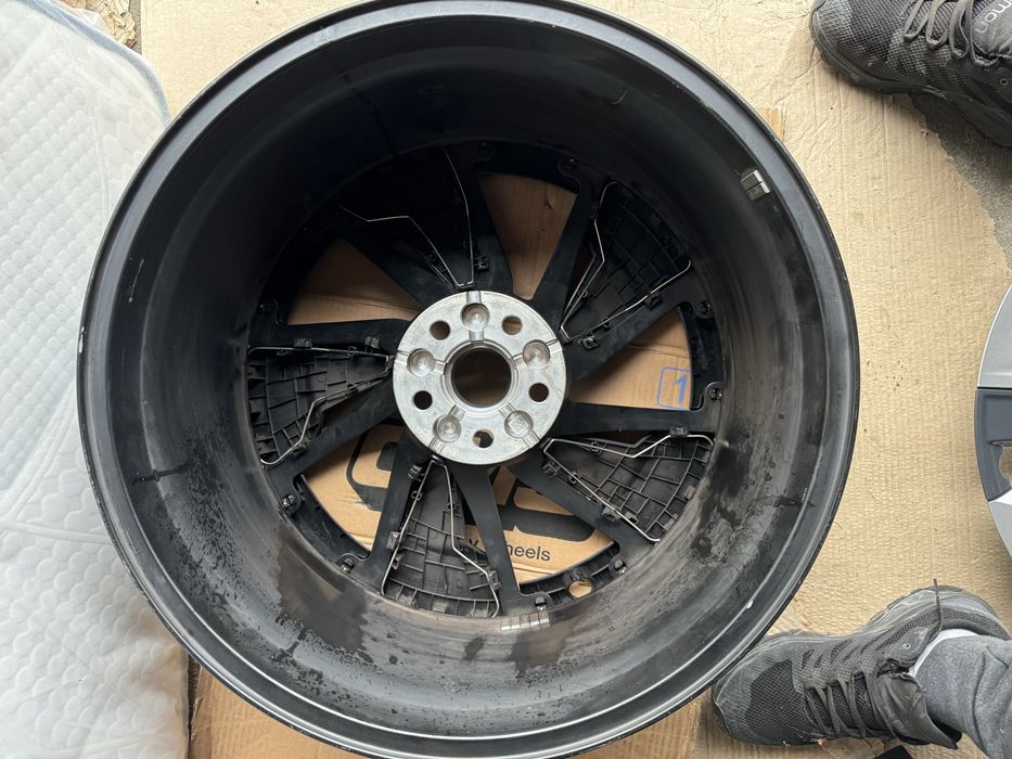 Диск tesla model 3 20