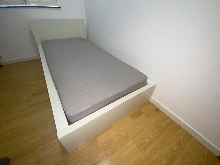 Cama “MALM” do ikea 90x190m