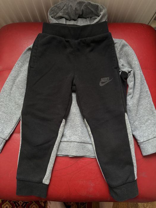 Костюм Nike oригінал. 92-98 на 2-3 рочки.