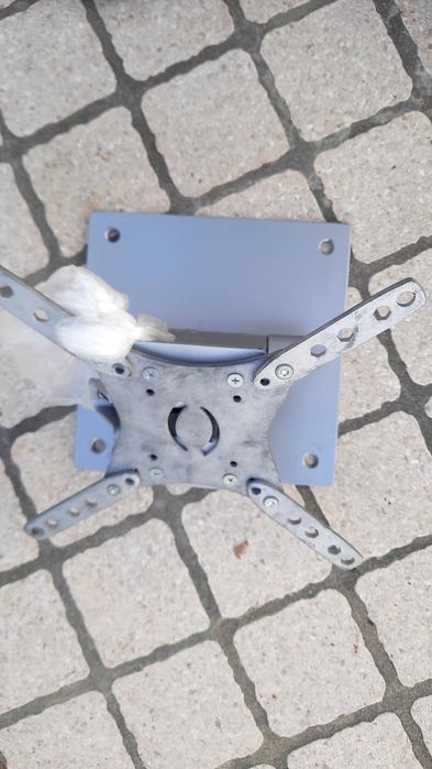 Suporte em ferro para TV