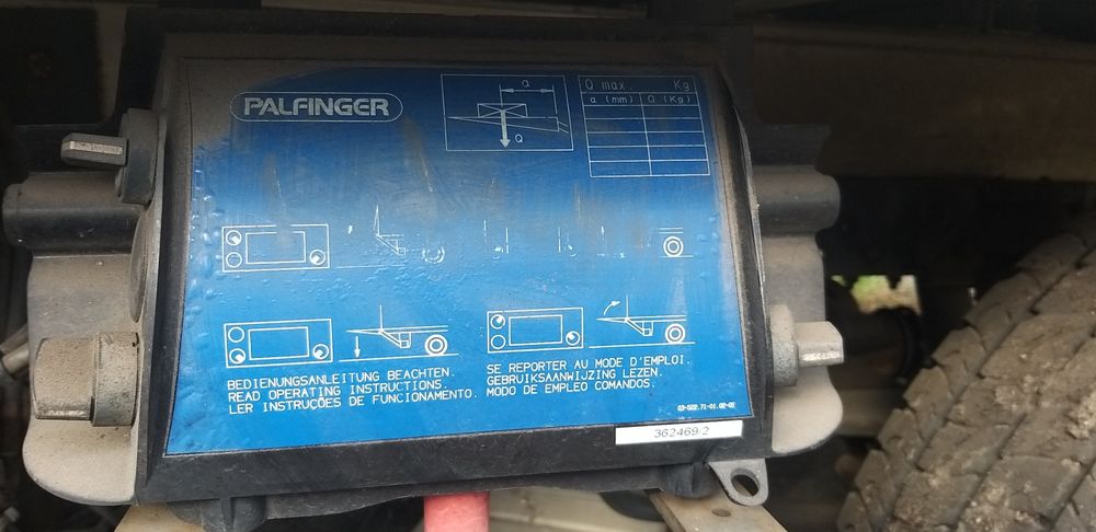 Zabudowa kontener + winda załadowcza