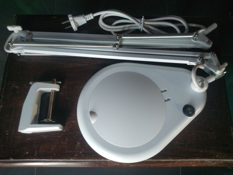 Candeeiro Com Lupa 5 Dioptrias T5 22W Pro'sKit MA-1215CF