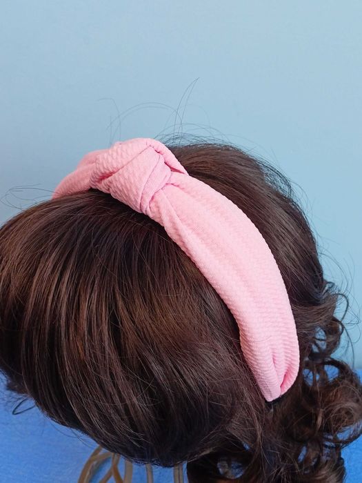 Elegancka opaska do włosów węzeł supeł