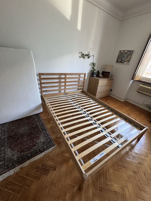 Cama de Casal IKEA 140x200cm