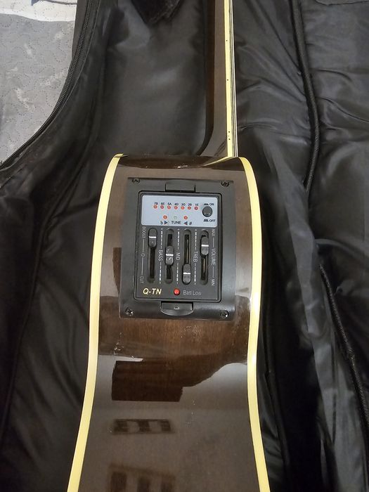 Guitarra  acoustica Aria
