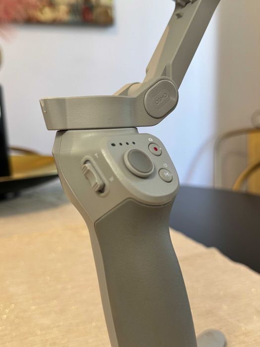 DJI OSMO Mobile 4