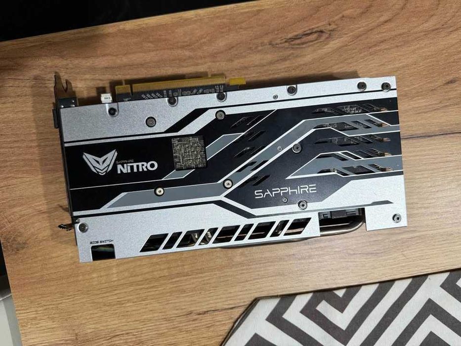 Radeon rx570 sapphire Nitro 4Gb a funcionar perfeitamente.