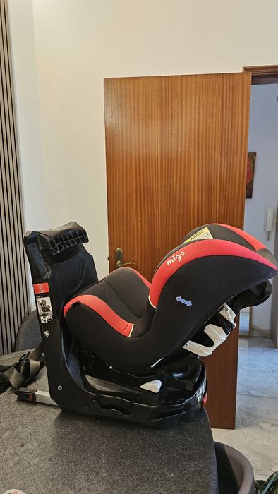 Cadeira auto marca Migo 360° 0-18kg (4 anos), com ISOFIX.