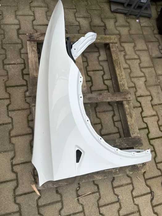 Крило Тесла model Y, б/у (стан нового) Оригінал