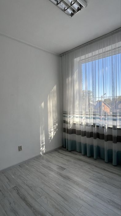 Здається в оренду приміщення вільного призначення площею 17.6 м2