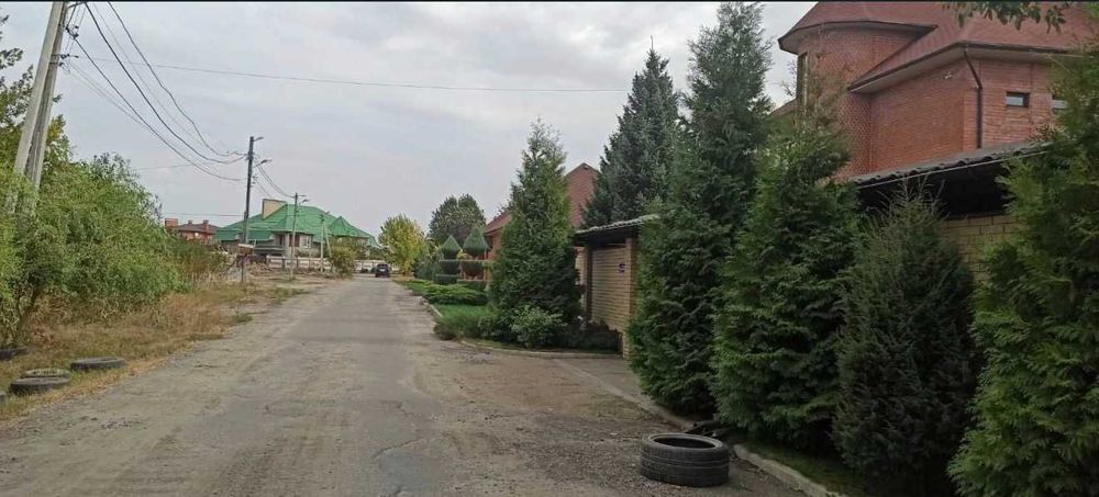 Продаётся таунхаус с участком в коттеджном посёлке Павленки(код5460)