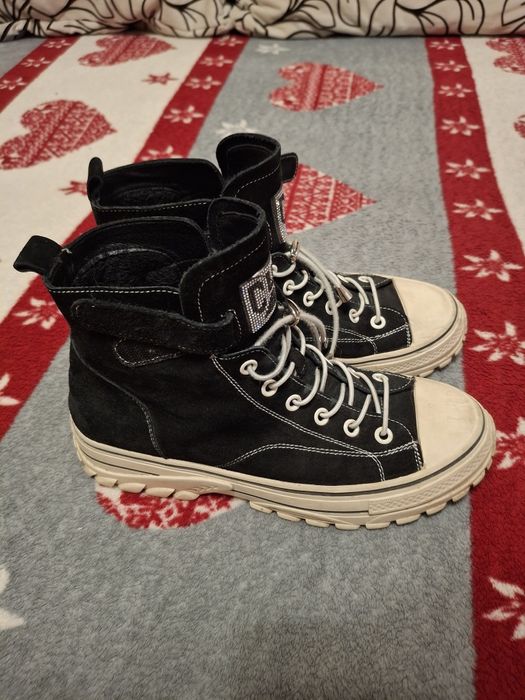 Продам ботинки женские осенние