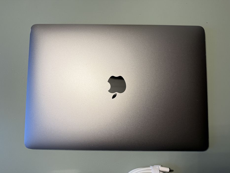 Apple Macbook Air 13” 2019