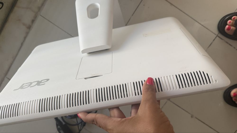 Computador Acer branco