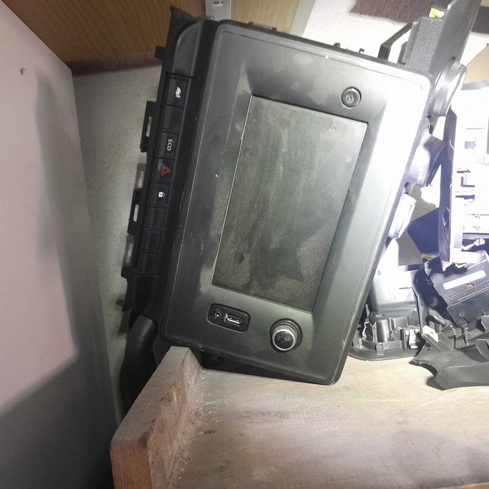 Frente de radio com GPS Renault master 2020
