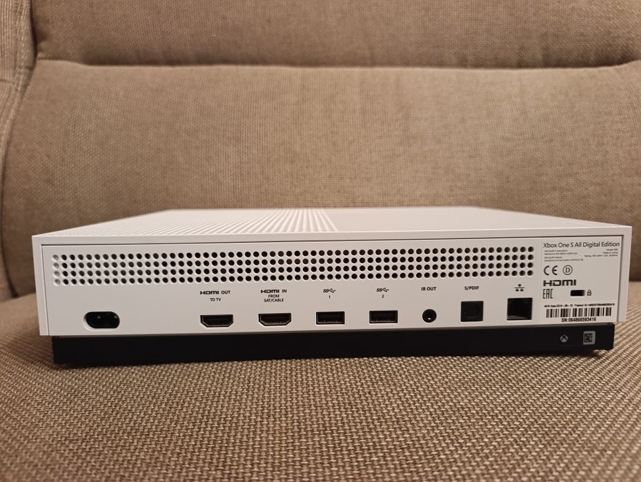 Sprzedam XBox One S 1TB