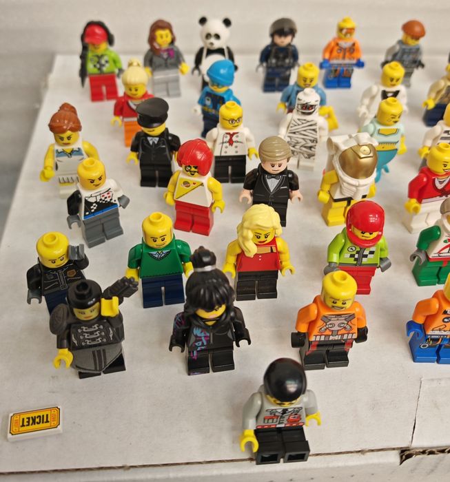 Ludziki lego 61 sztuk klocki LEGO