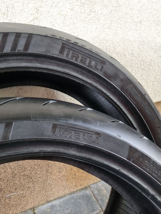Мотошини Pirelli  DIABLO ROSSO IV 4 120/70 R17 180/55 R17 Рік 2025 Комплект
