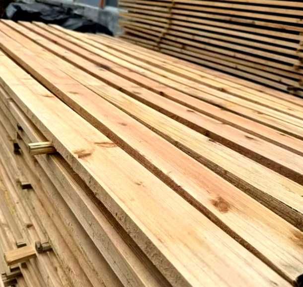 Дошка свіжа суха та брус для будівництва