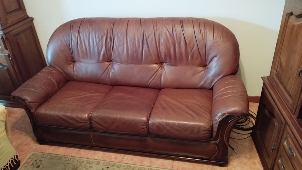 Sofá cama em pele