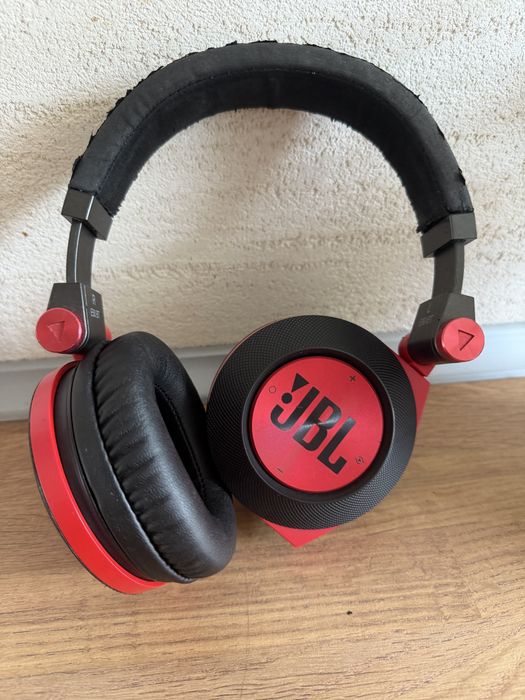 Sluchawki bezprzewpdowe JBL E50BT