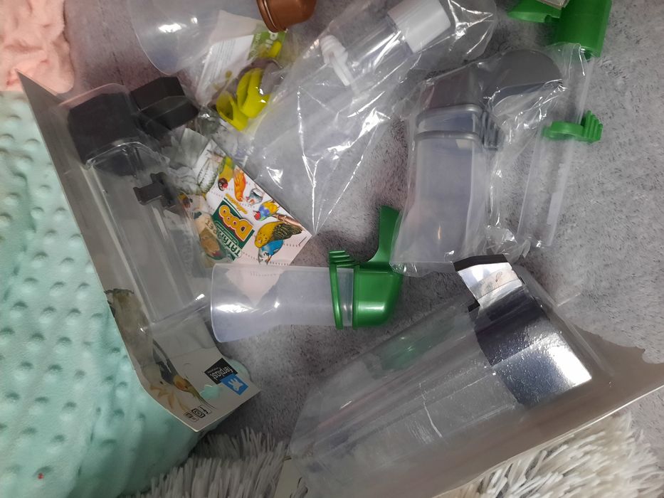 Akcesoria dla papug, ptaków, poidełka i inne