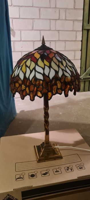 Lampa witrażowa Tiffany z bursztynem