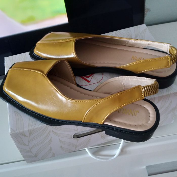 Босоножки 40 розмір