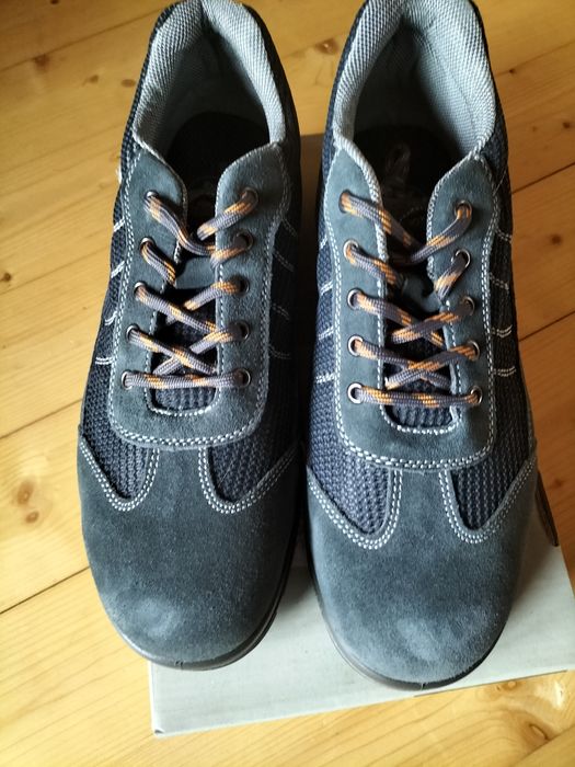 Buty robocze Bata 45 nowe