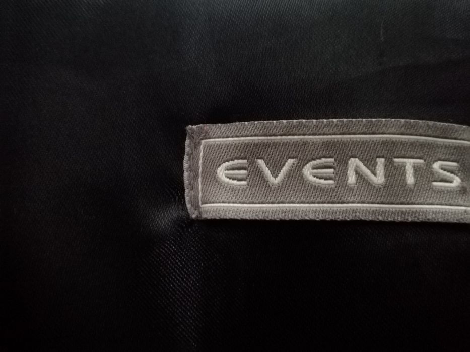 Casaco de pele preto usado