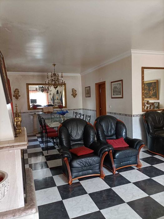 Moradia pontinha Não Imobiliárias