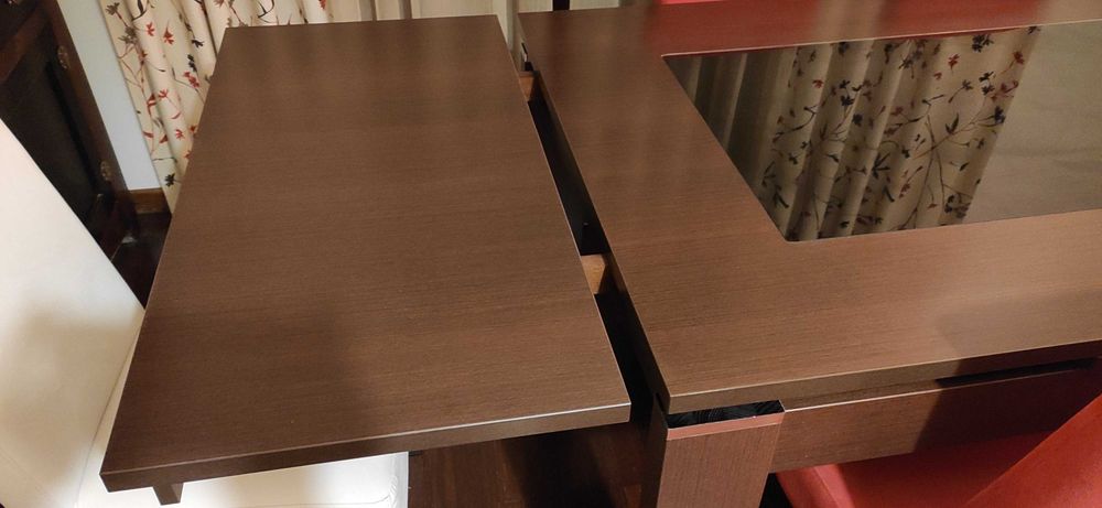 Mesa de jantar em ótimo estado (praticamente nova)