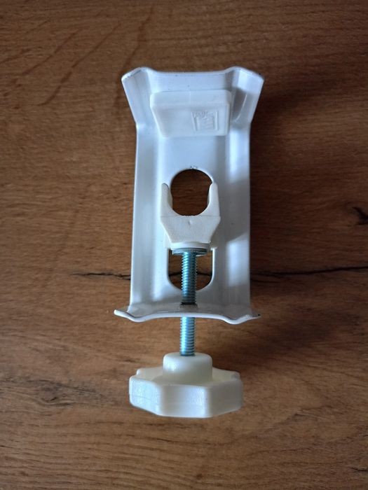 Ściski metalowe do blatu